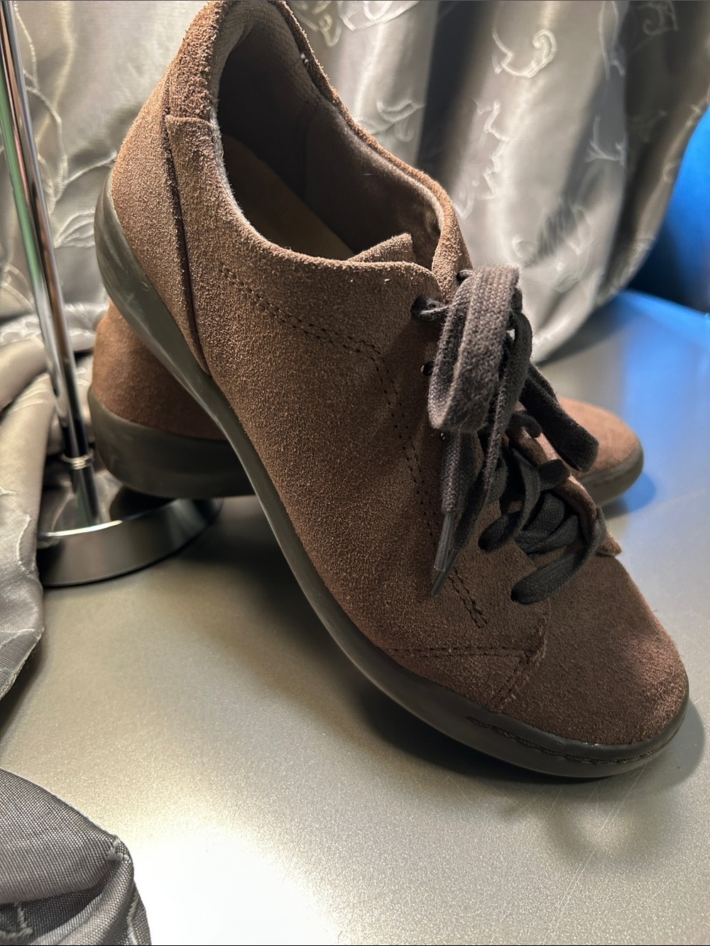 Earth Origins Women's Brown Suede Lace-Up Flats